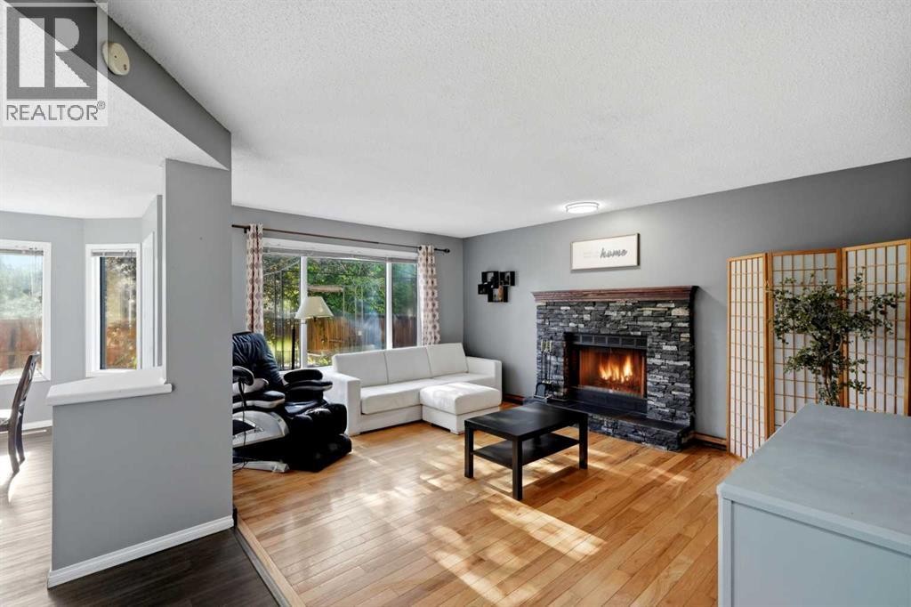 












175 Shannon Circle SW

,
Calgary,




Alberta
T2Y2L1

