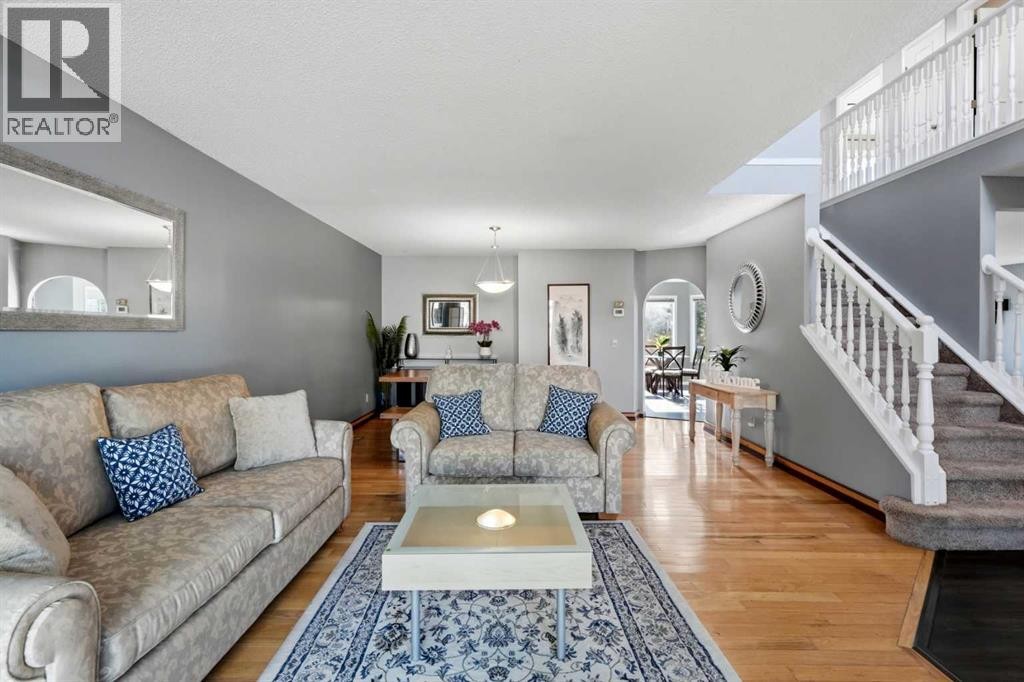 












175 Shannon Circle SW

,
Calgary,




Alberta
T2Y2L1

