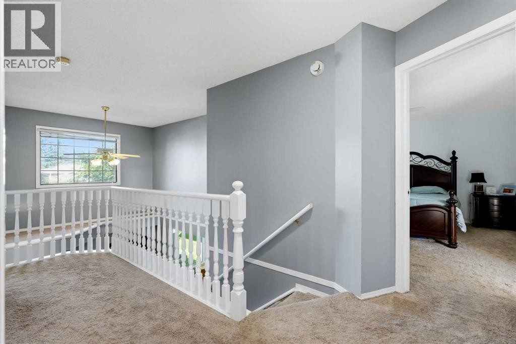 












175 Shannon Circle SW

,
Calgary,




Alberta
T2Y2L1

