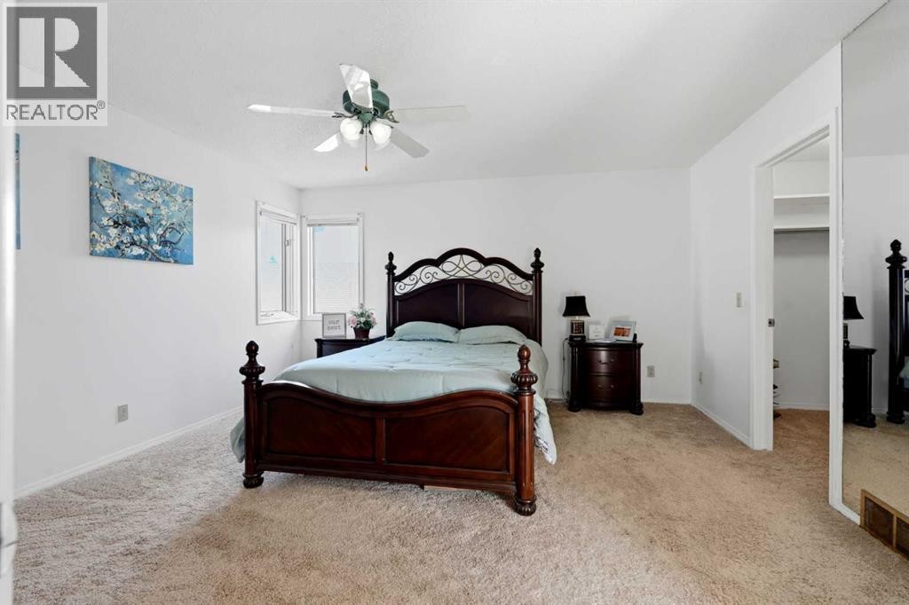 












175 Shannon Circle SW

,
Calgary,




Alberta
T2Y2L1

