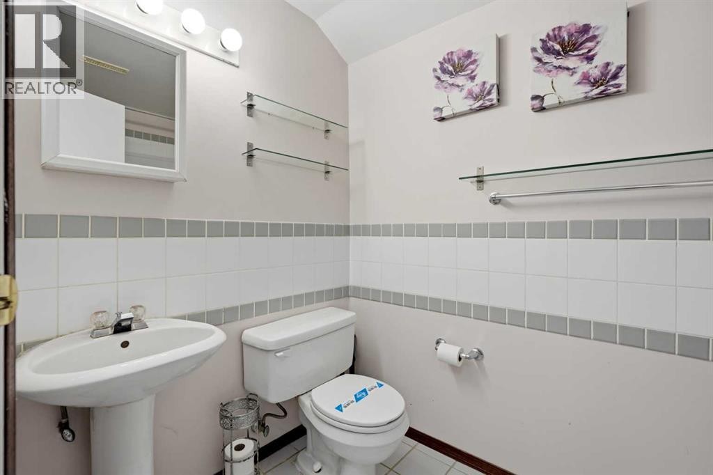 












175 Shannon Circle SW

,
Calgary,




Alberta
T2Y2L1

