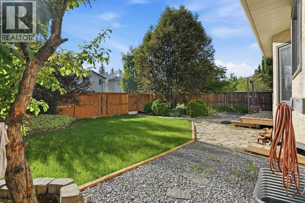 












175 Shannon Circle SW

,
Calgary,




Alberta
T2Y2L1

