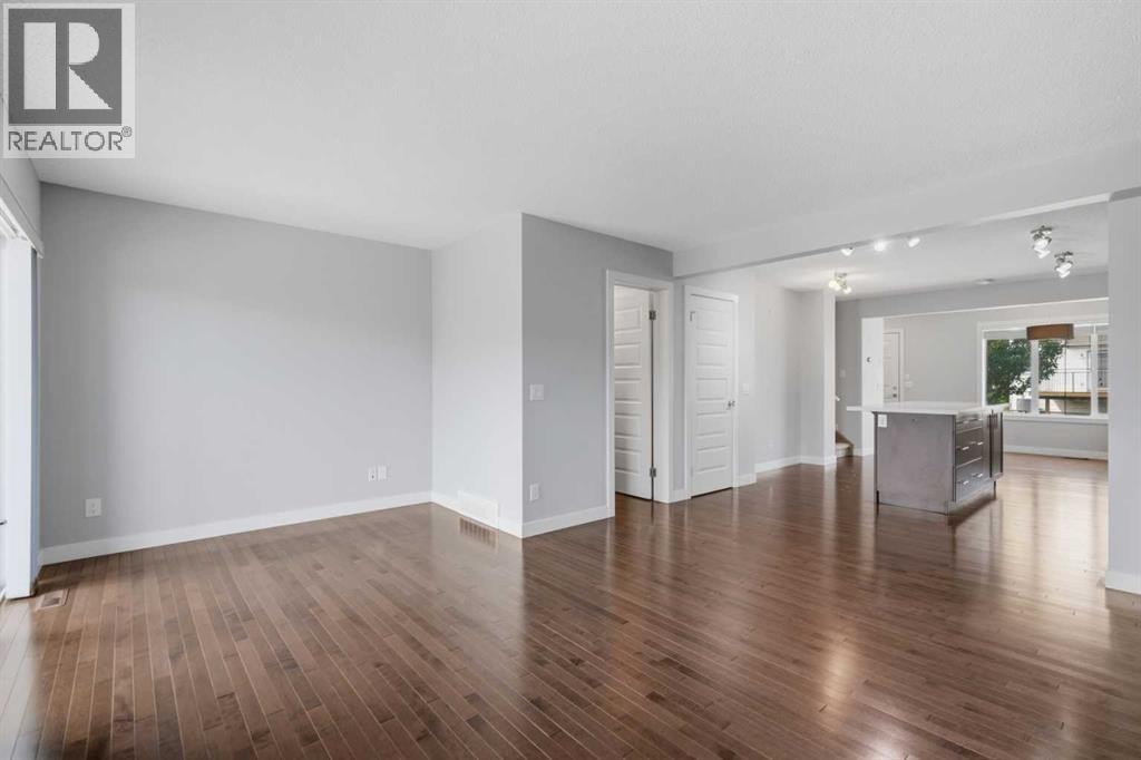 












29 Pantego Lane NW

,
Calgary,




Alberta
T3K0T1

