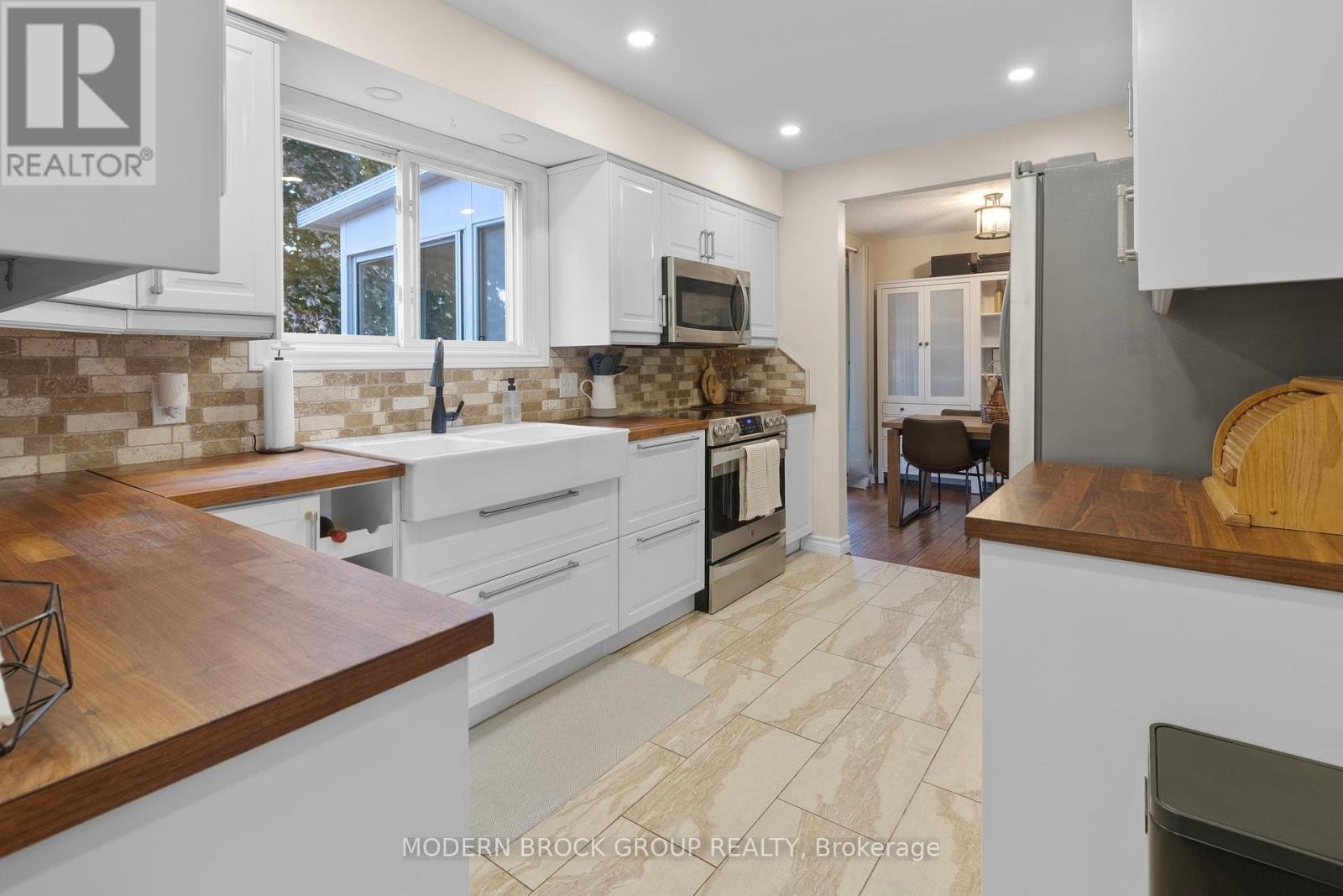 












1333 BRIARWOOD DRIVE

,
Brockville,




Ontario
K6V6E2

