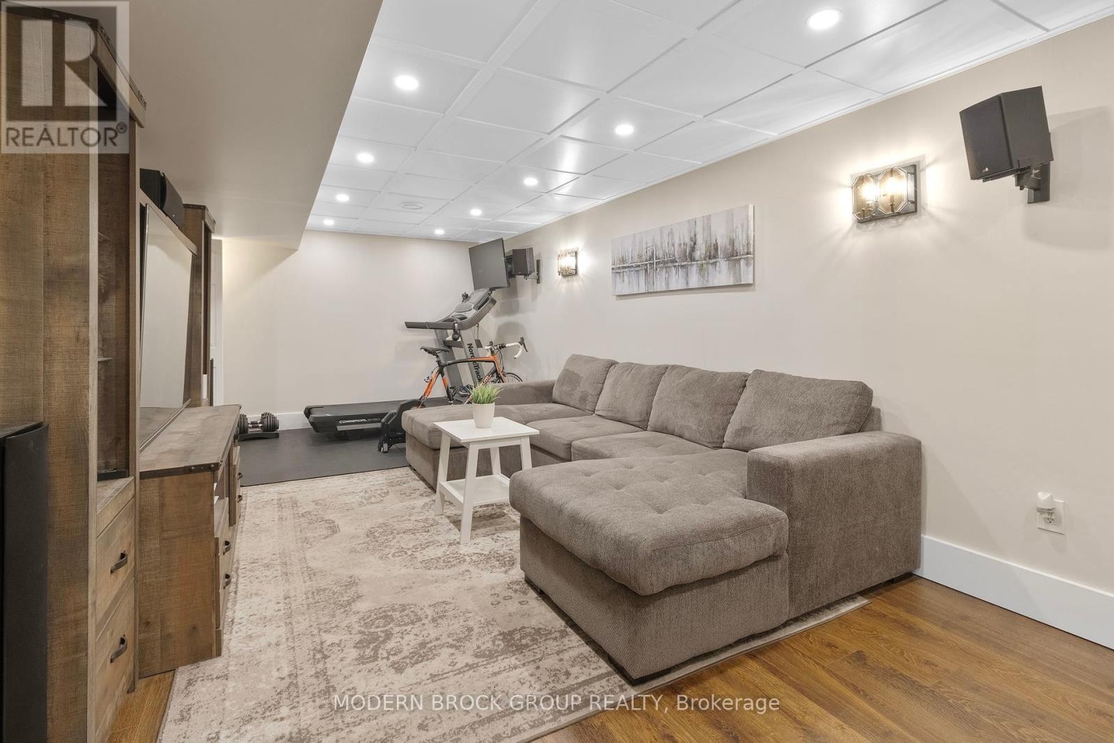 












1333 BRIARWOOD DRIVE

,
Brockville,




Ontario
K6V6E2

