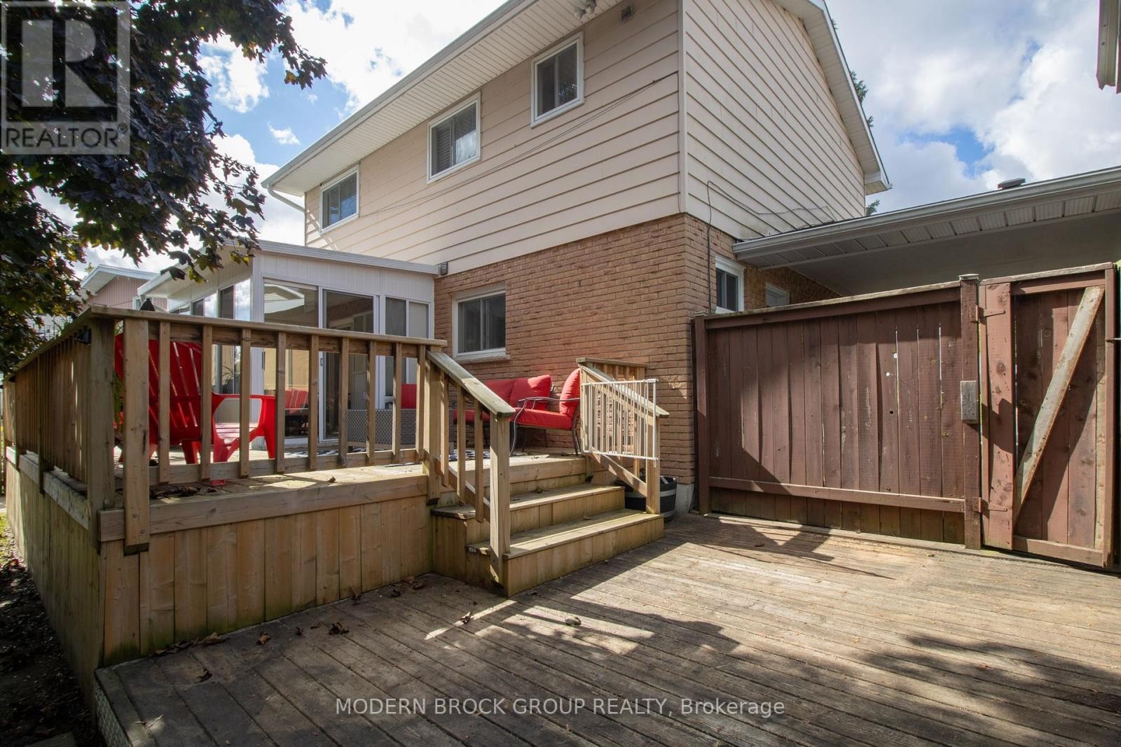 












1333 BRIARWOOD DRIVE

,
Brockville,




Ontario
K6V6E2

