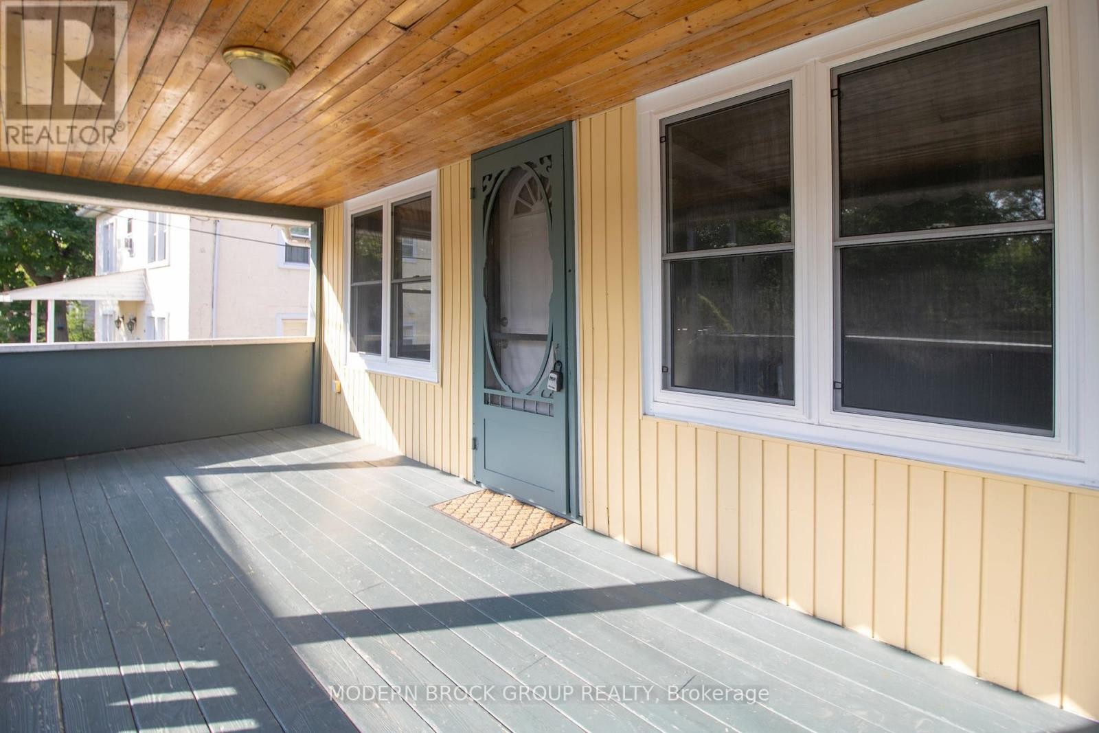 












190 ORMOND STREET

,
Brockville,




Ontario
K6V2L3

