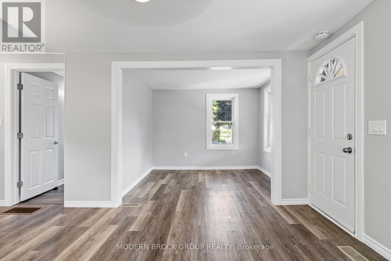 












190 ORMOND STREET

,
Brockville,




Ontario
K6V2L3


