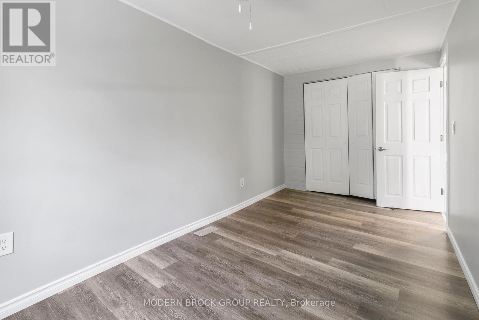 












190 ORMOND STREET

,
Brockville,




Ontario
K6V2L3

