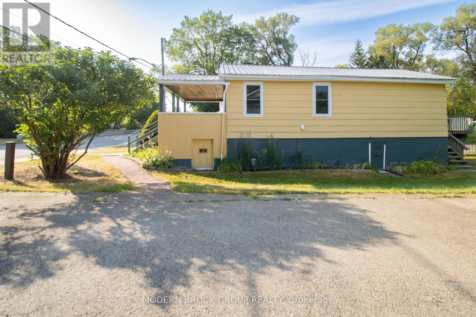 












190 ORMOND STREET

,
Brockville,




Ontario
K6V2L3

