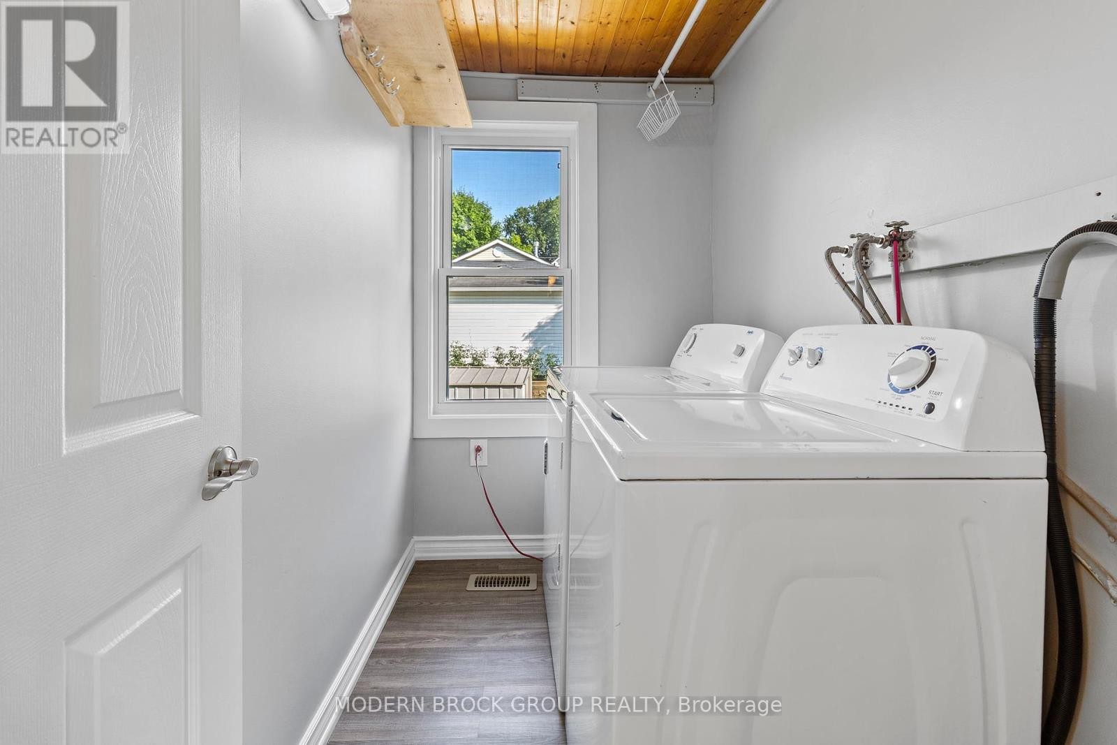 












190 ORMOND STREET

,
Brockville,




Ontario
K6V2L3

