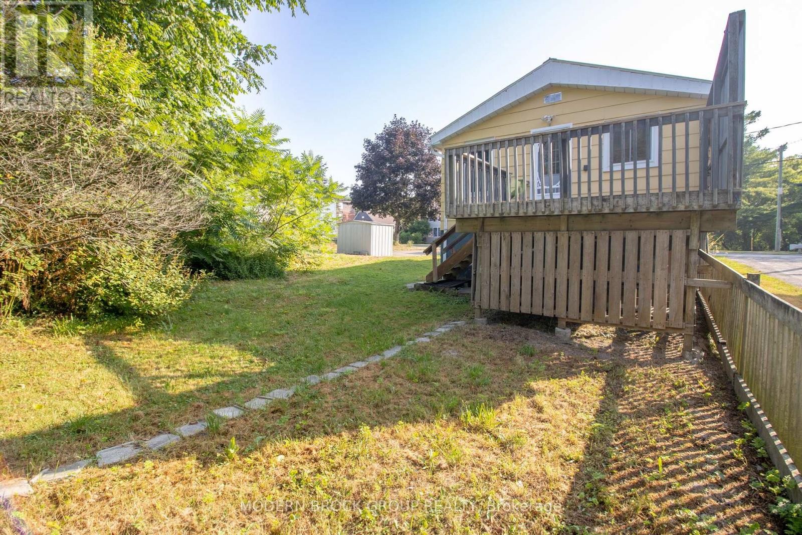 












190 ORMOND STREET

,
Brockville,




Ontario
K6V2L3

