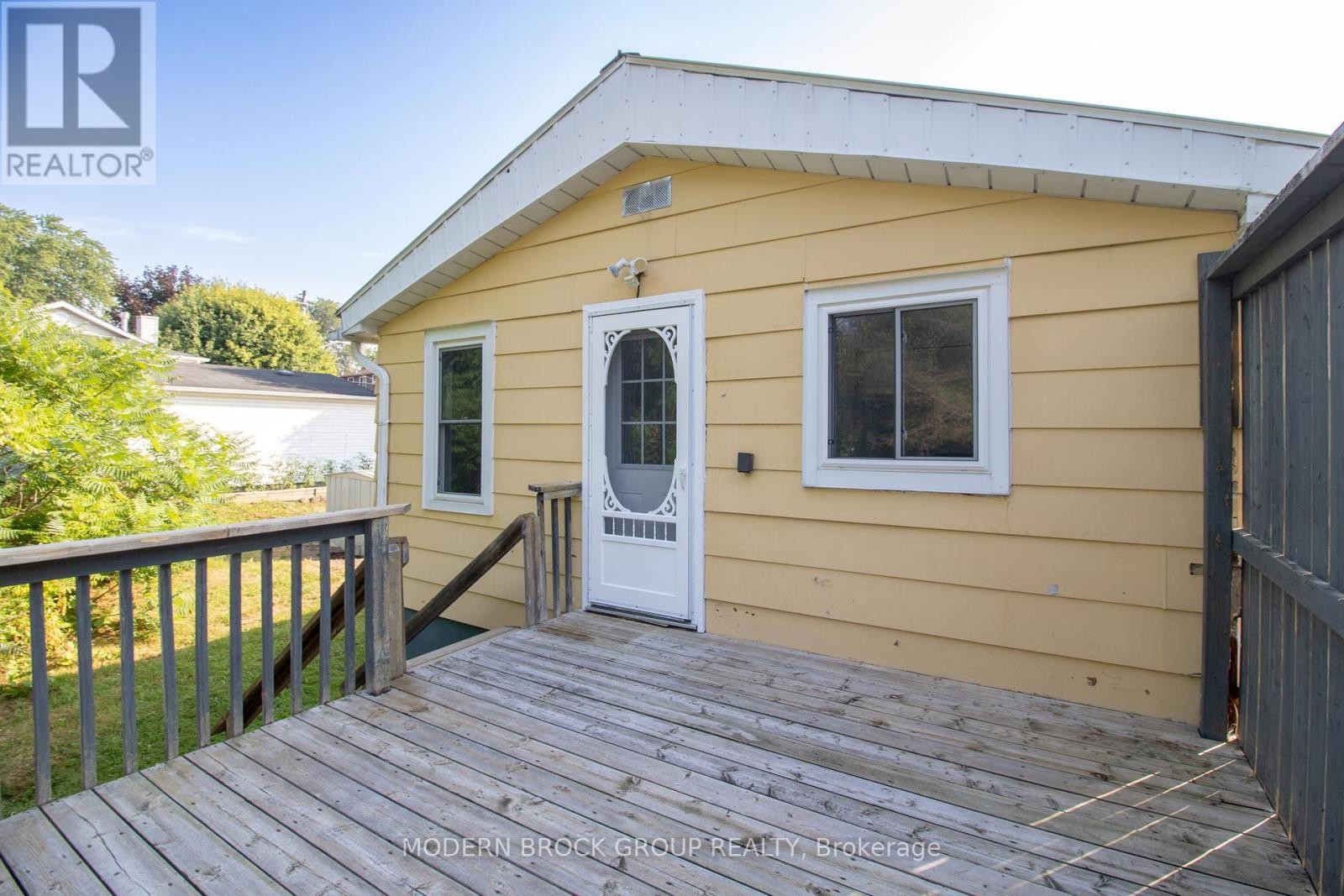 












190 ORMOND STREET

,
Brockville,




Ontario
K6V2L3

