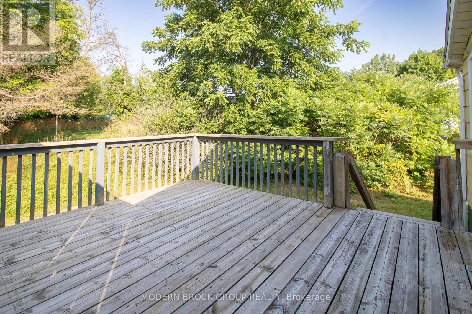 












190 ORMOND STREET

,
Brockville,




Ontario
K6V2L3

