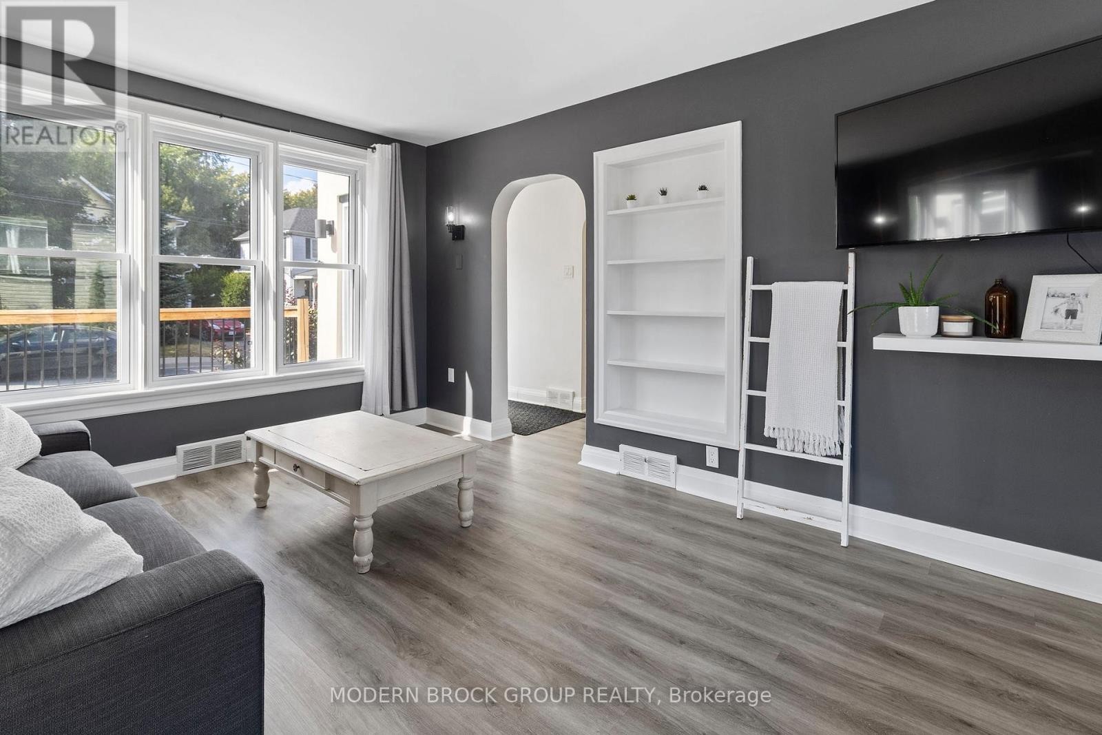 












493 DIBBLE STREET W

,
Prescott,




Ontario
K0E1T0

