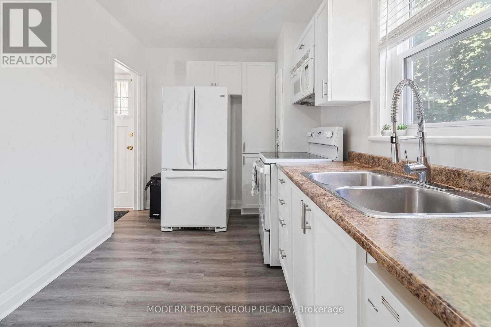 












493 DIBBLE STREET W

,
Prescott,




Ontario
K0E1T0

