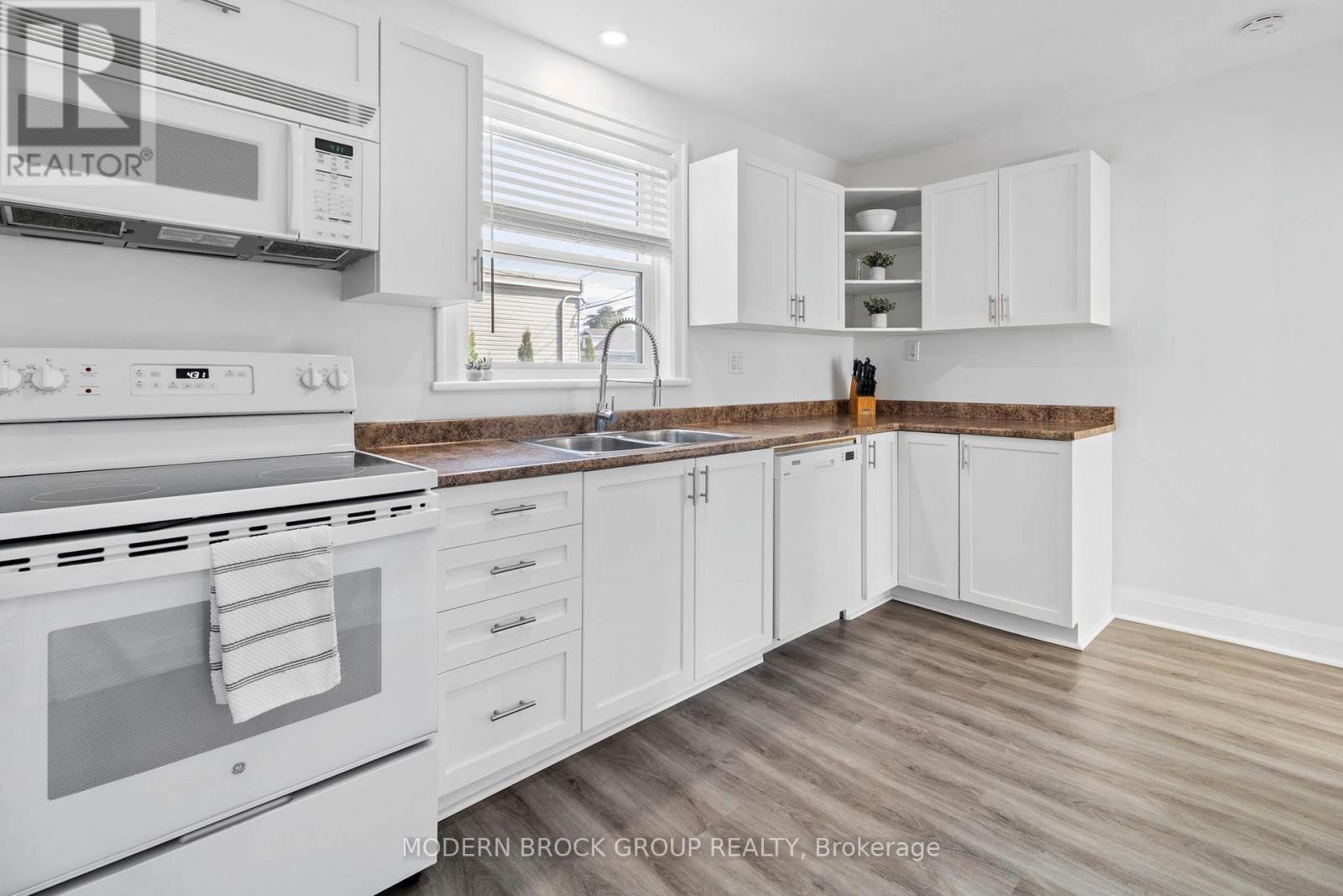 












493 DIBBLE STREET W

,
Prescott,




Ontario
K0E1T0


