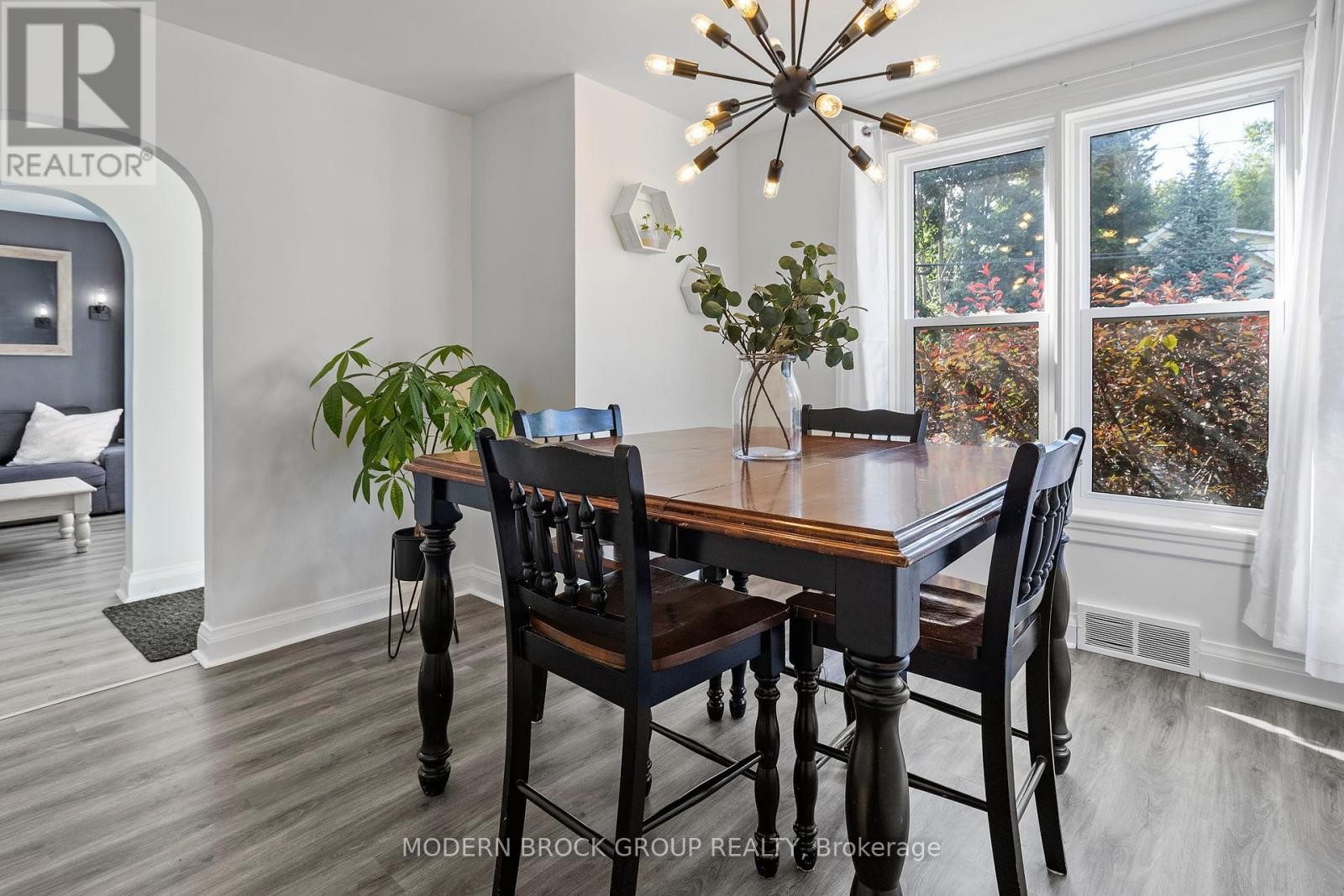 












493 DIBBLE STREET W

,
Prescott,




Ontario
K0E1T0


