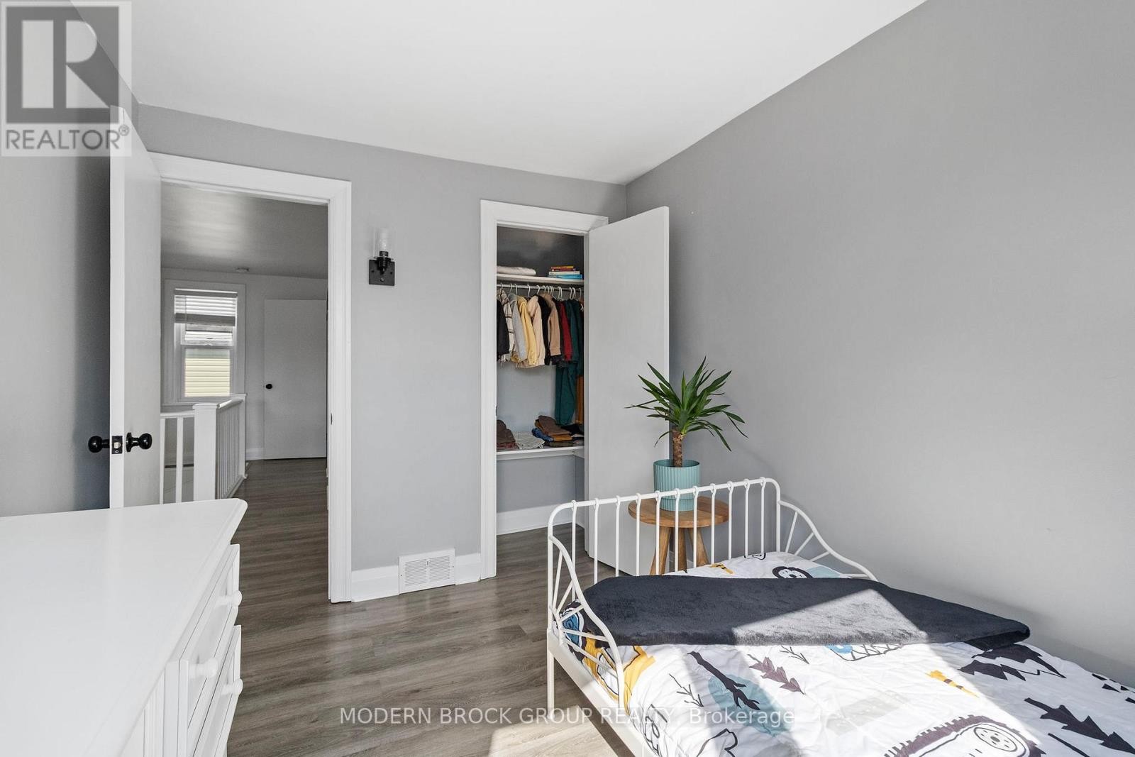 












493 DIBBLE STREET W

,
Prescott,




Ontario
K0E1T0

