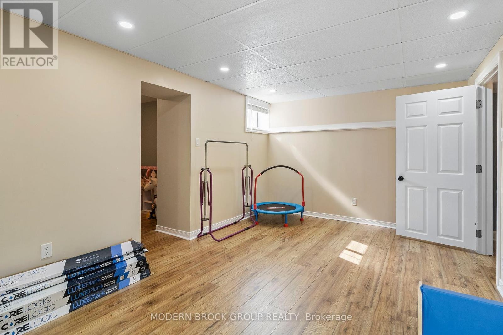 












493 DIBBLE STREET W

,
Prescott,




Ontario
K0E1T0

