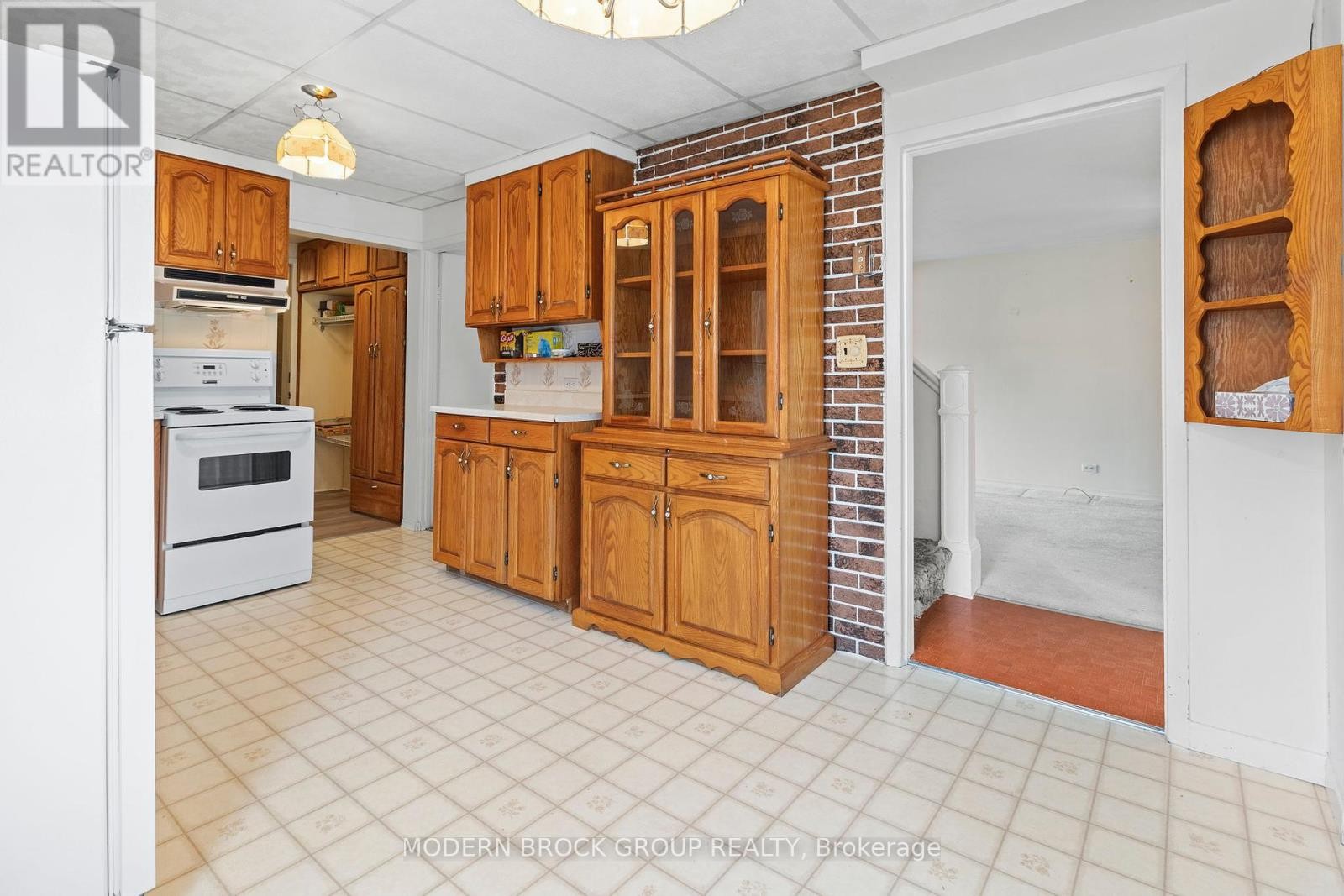 












35 BROADWAY AVENUE

,
Brockville,




Ontario
K6V1T9

