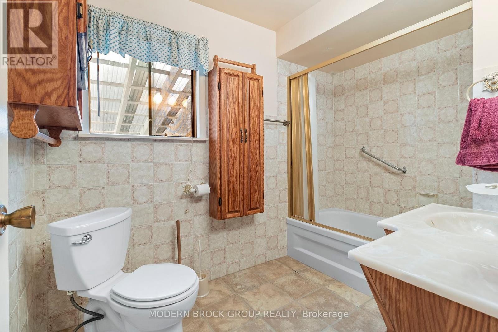 












35 BROADWAY AVENUE

,
Brockville,




Ontario
K6V1T9

