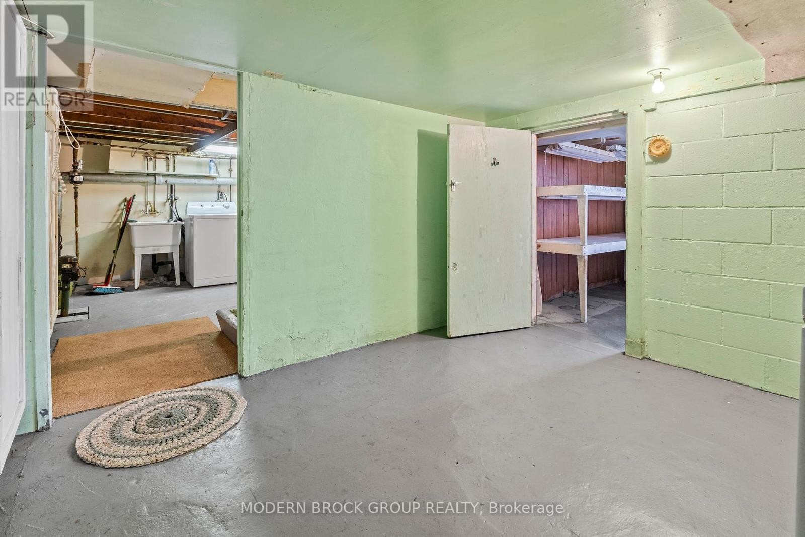 












35 BROADWAY AVENUE

,
Brockville,




Ontario
K6V1T9

