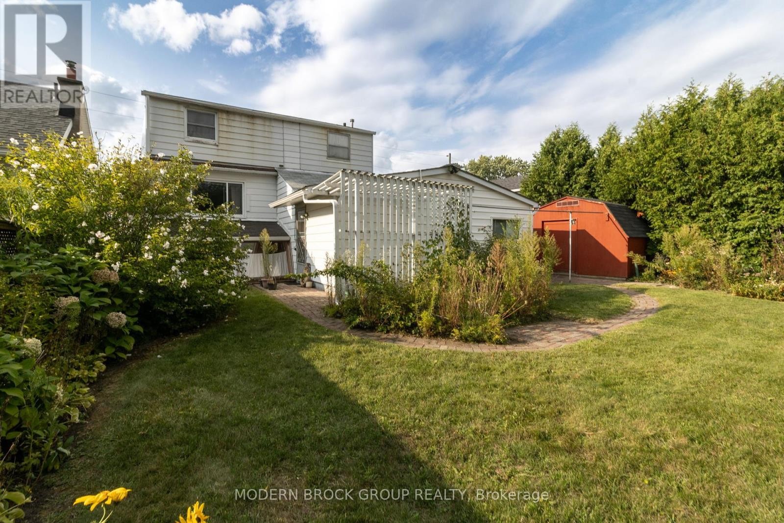 












35 BROADWAY AVENUE

,
Brockville,




Ontario
K6V1T9

