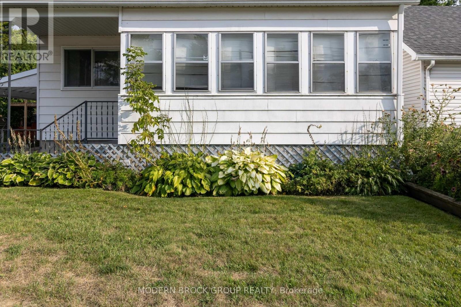 












35 BROADWAY AVENUE

,
Brockville,




Ontario
K6V1T9

