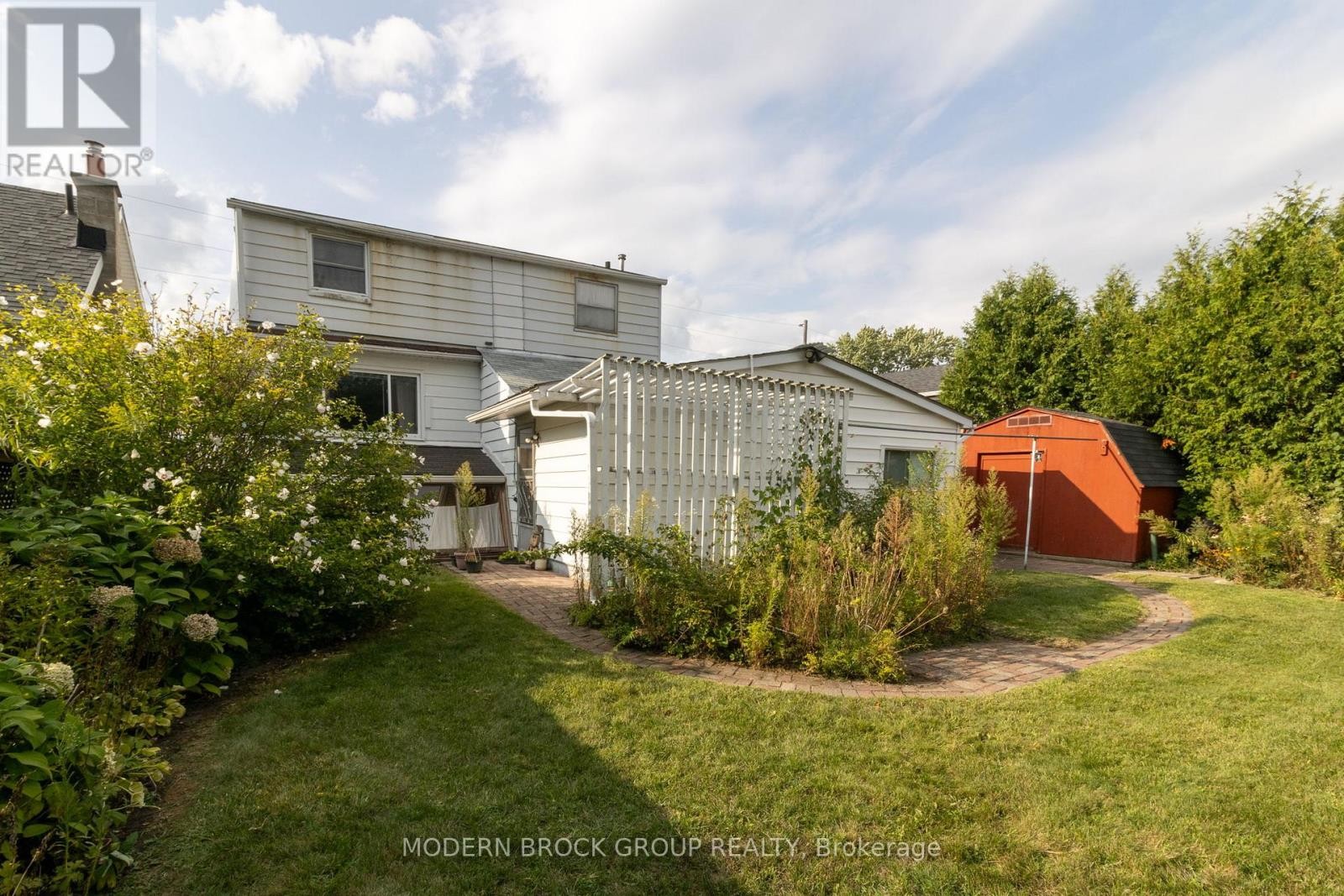 












35 BROADWAY AVENUE

,
Brockville,




Ontario
K6V1T9

