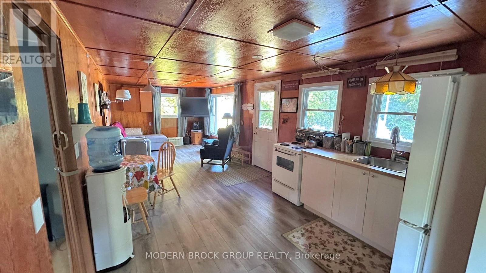












1221 LB12 ROAD

,
Rideau Lakes,




Ontario
K0E1G0

