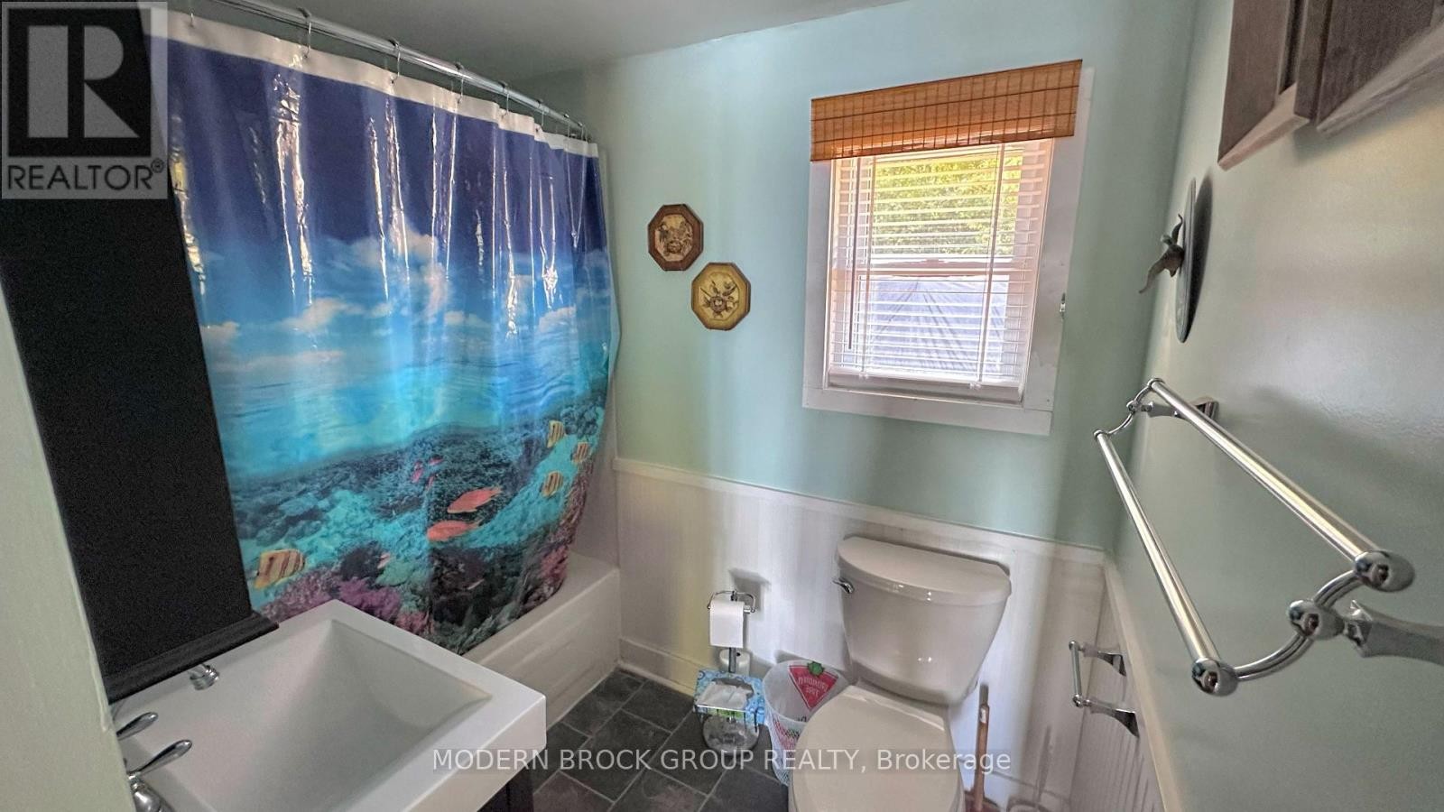 












1221 LB12 ROAD

,
Rideau Lakes,




Ontario
K0E1G0

