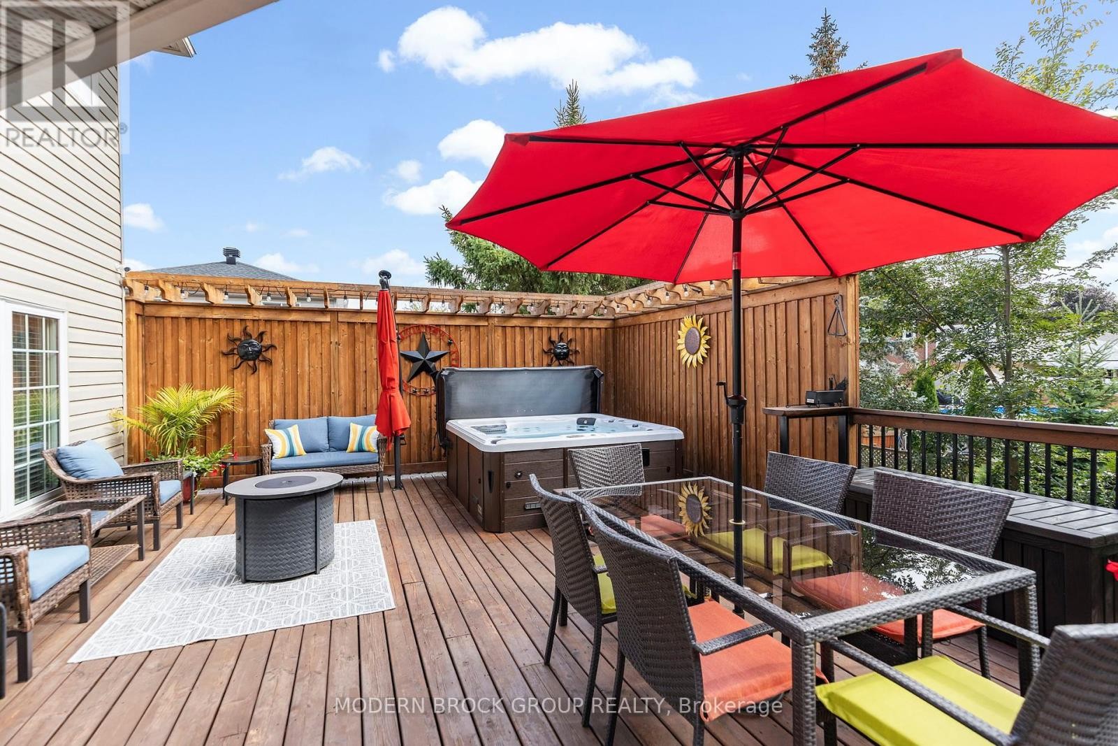 












1021 KINGSWOOD STREET

,
Brockville,




Ontario
K6V7G1

