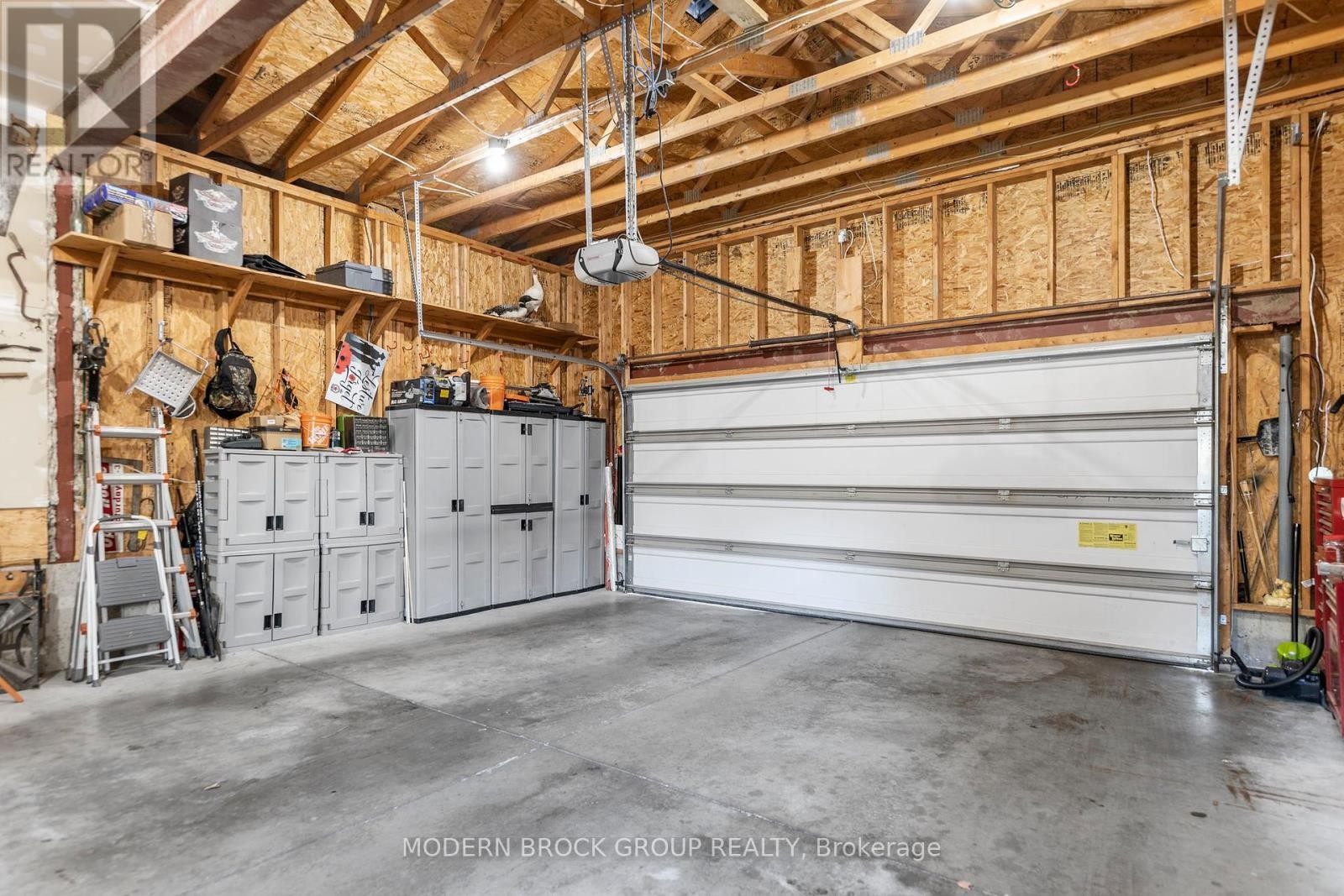 












1021 KINGSWOOD STREET

,
Brockville,




Ontario
K6V7G1

