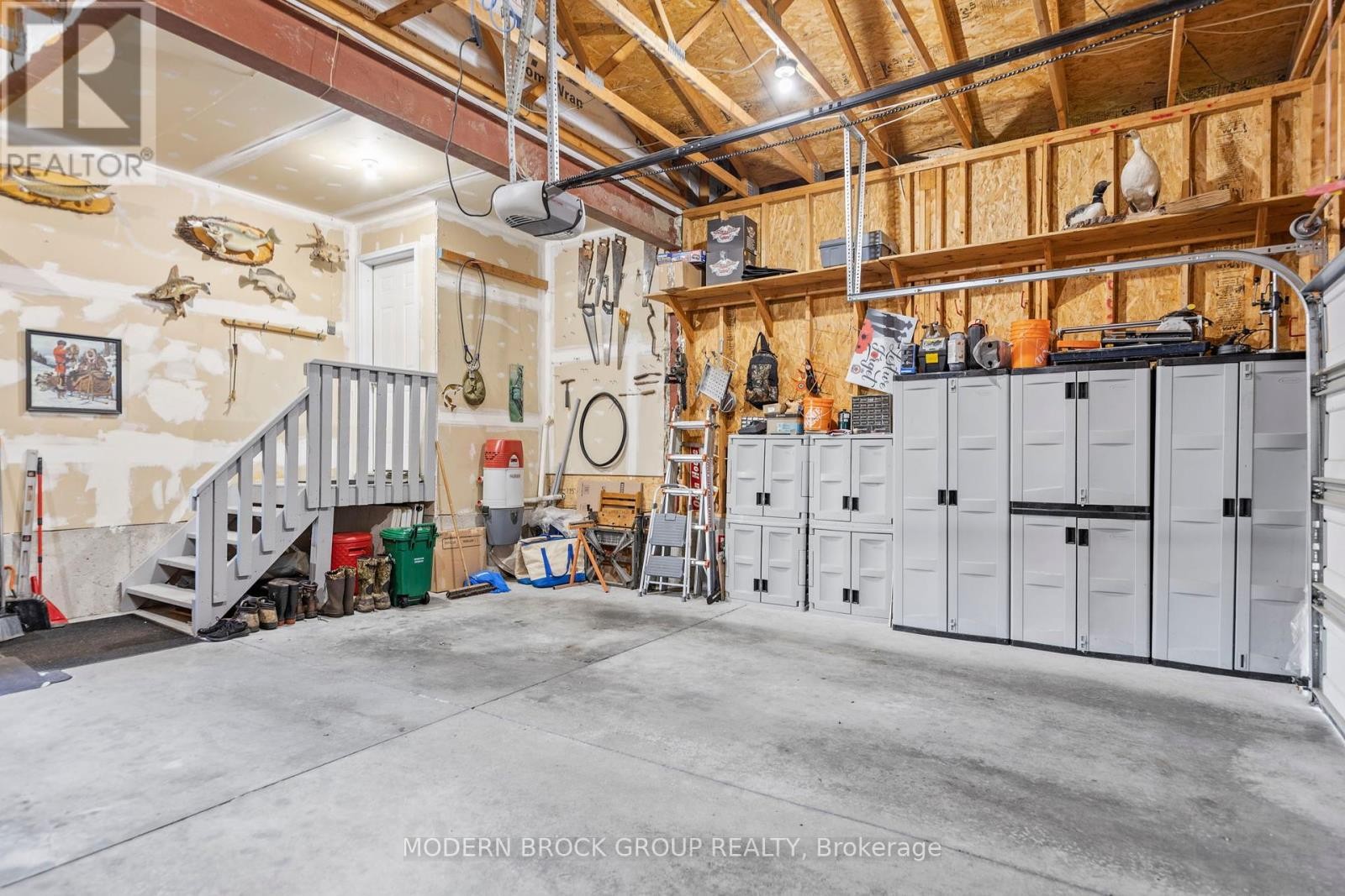 












1021 KINGSWOOD STREET

,
Brockville,




Ontario
K6V7G1

