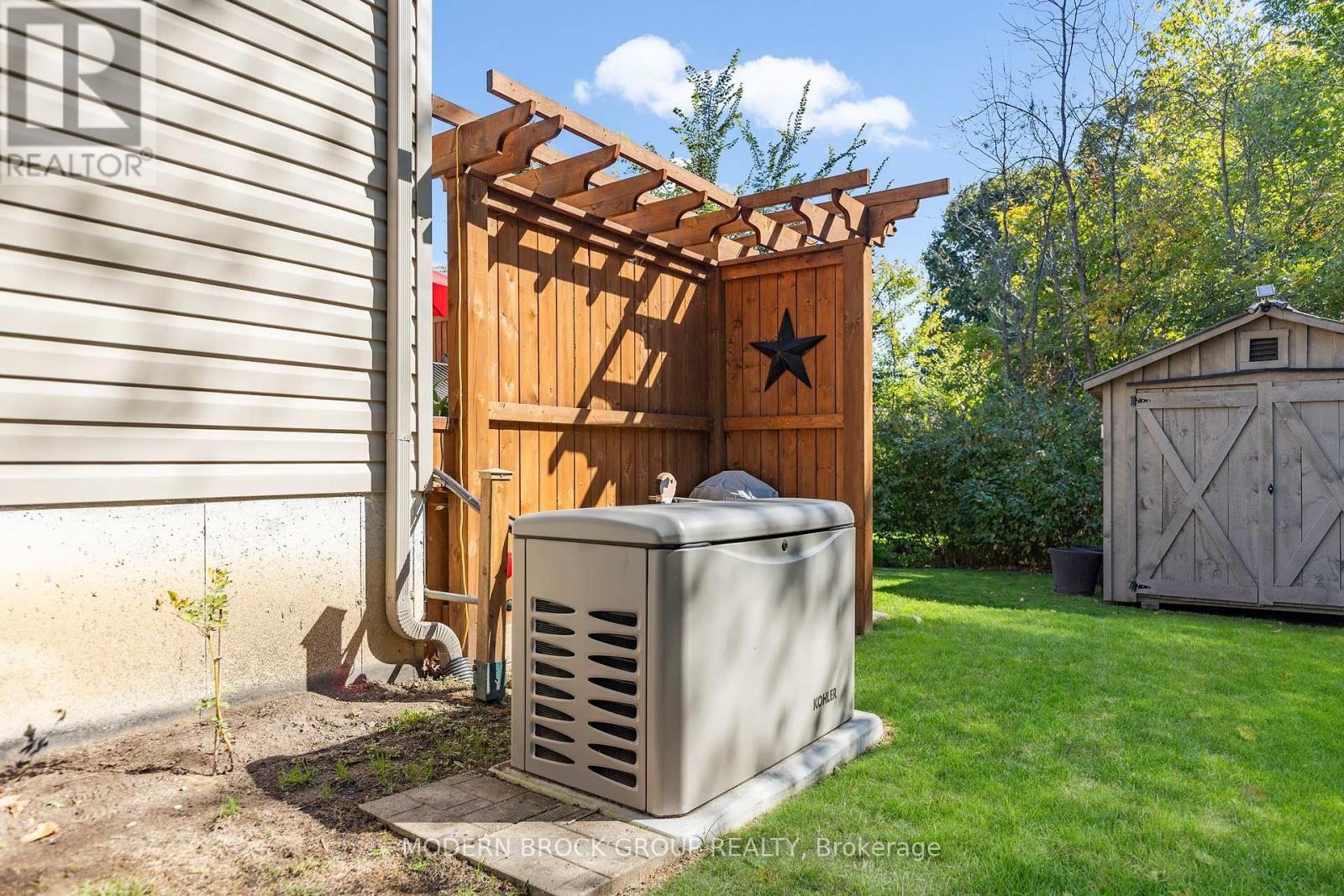 












1021 KINGSWOOD STREET

,
Brockville,




Ontario
K6V7G1

