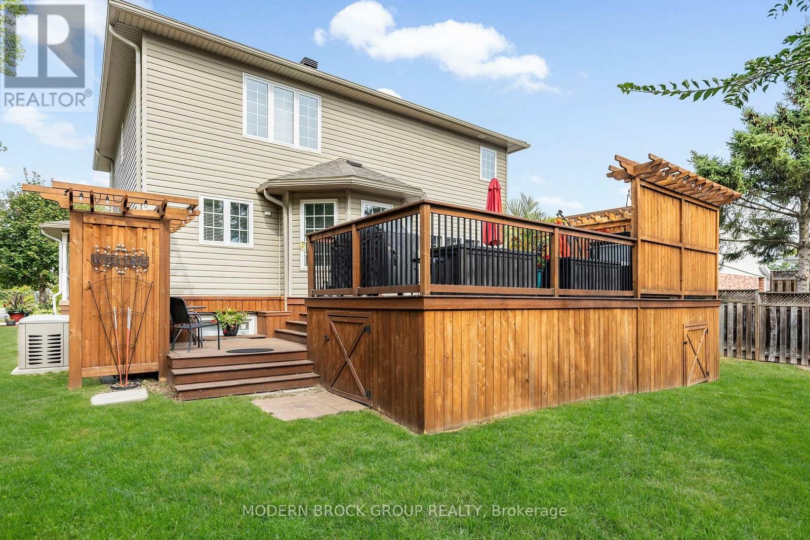 












1021 KINGSWOOD STREET

,
Brockville,




Ontario
K6V7G1

