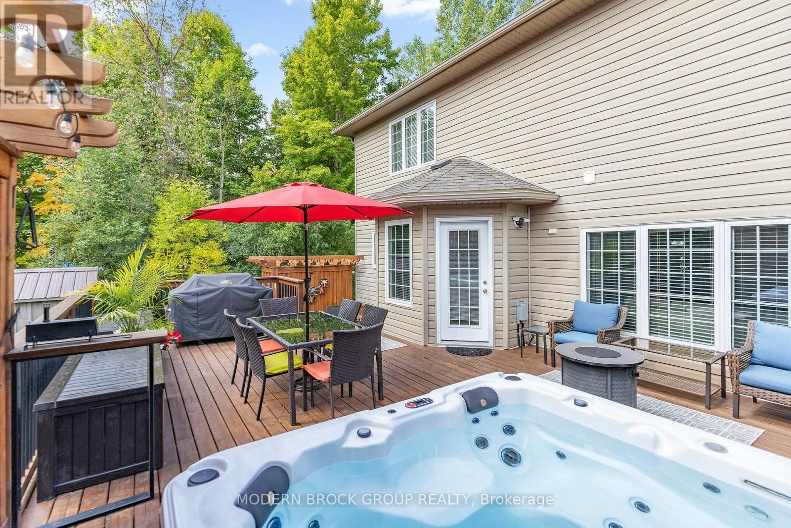 












1021 KINGSWOOD STREET

,
Brockville,




Ontario
K6V7G1

