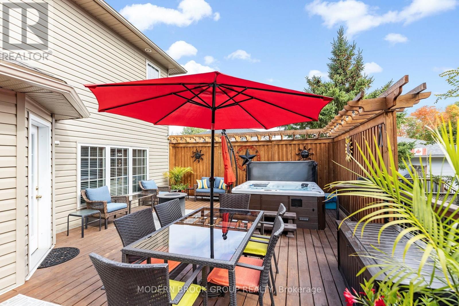 












1021 KINGSWOOD STREET

,
Brockville,




Ontario
K6V7G1

